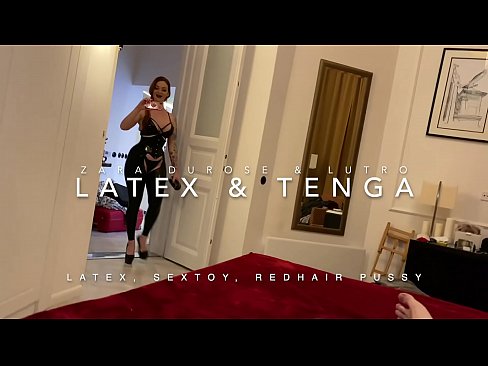 ❤️ Leas-phiuthar le ceann ruadh ann an deise latex air a fucked le stepbrother Pornografach leinn ❌️❤
